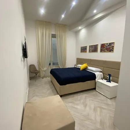 Flo' 4* נאפולי